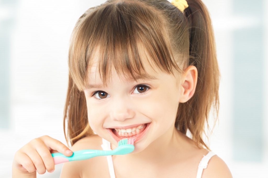 Гигиеническая чистка зубов с эффектом отбеливания